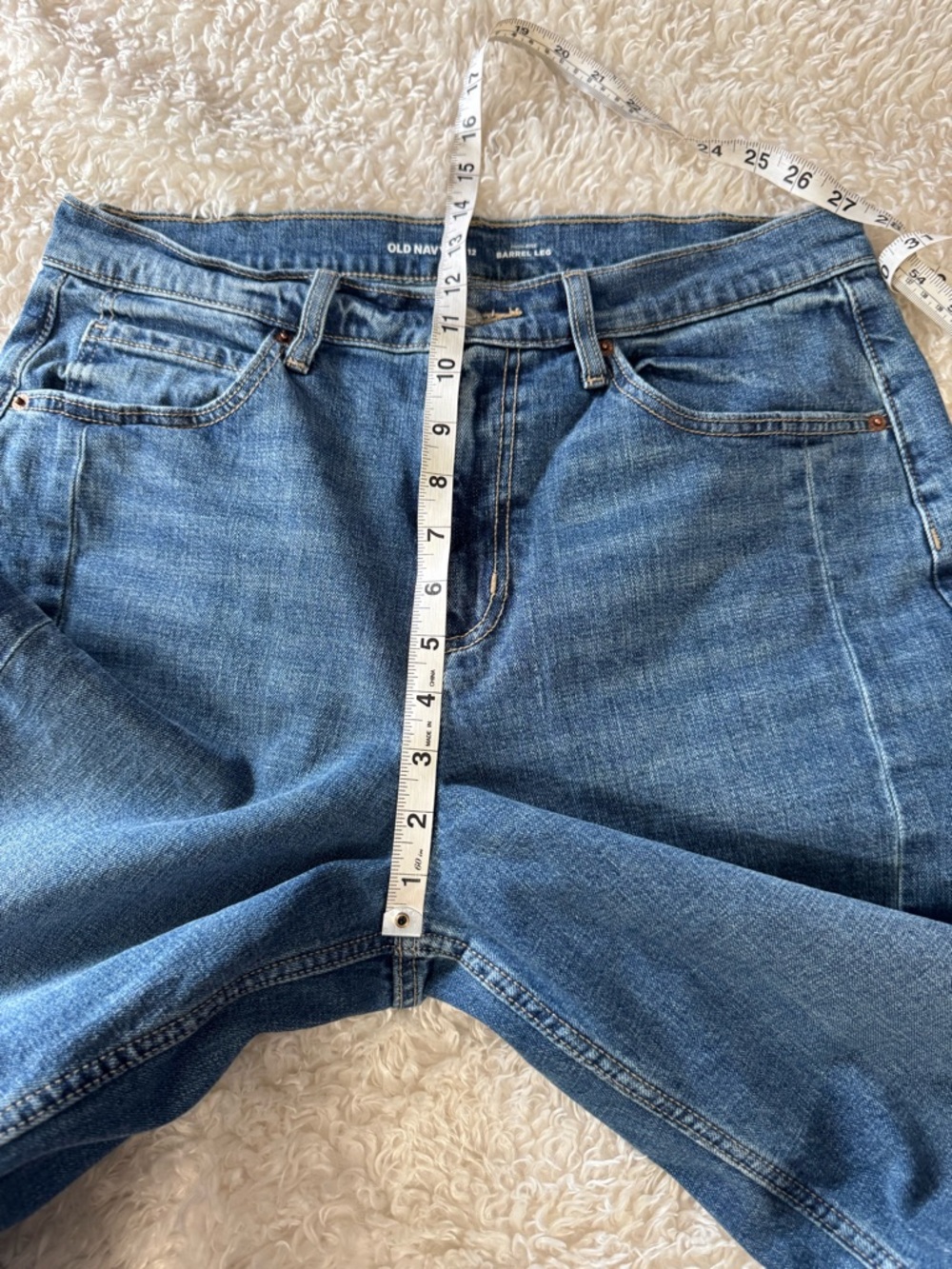 Old Navy High Rise Barrel Leg Jeans Womens Size 12 Med Wash Stretch - Picture 7 of 13